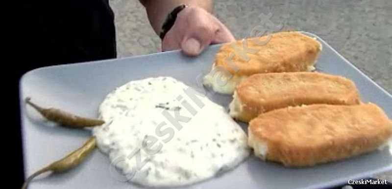 Smażony, panierowany ser z sosem pikantnym -  przedstawia Robert Makłowicz